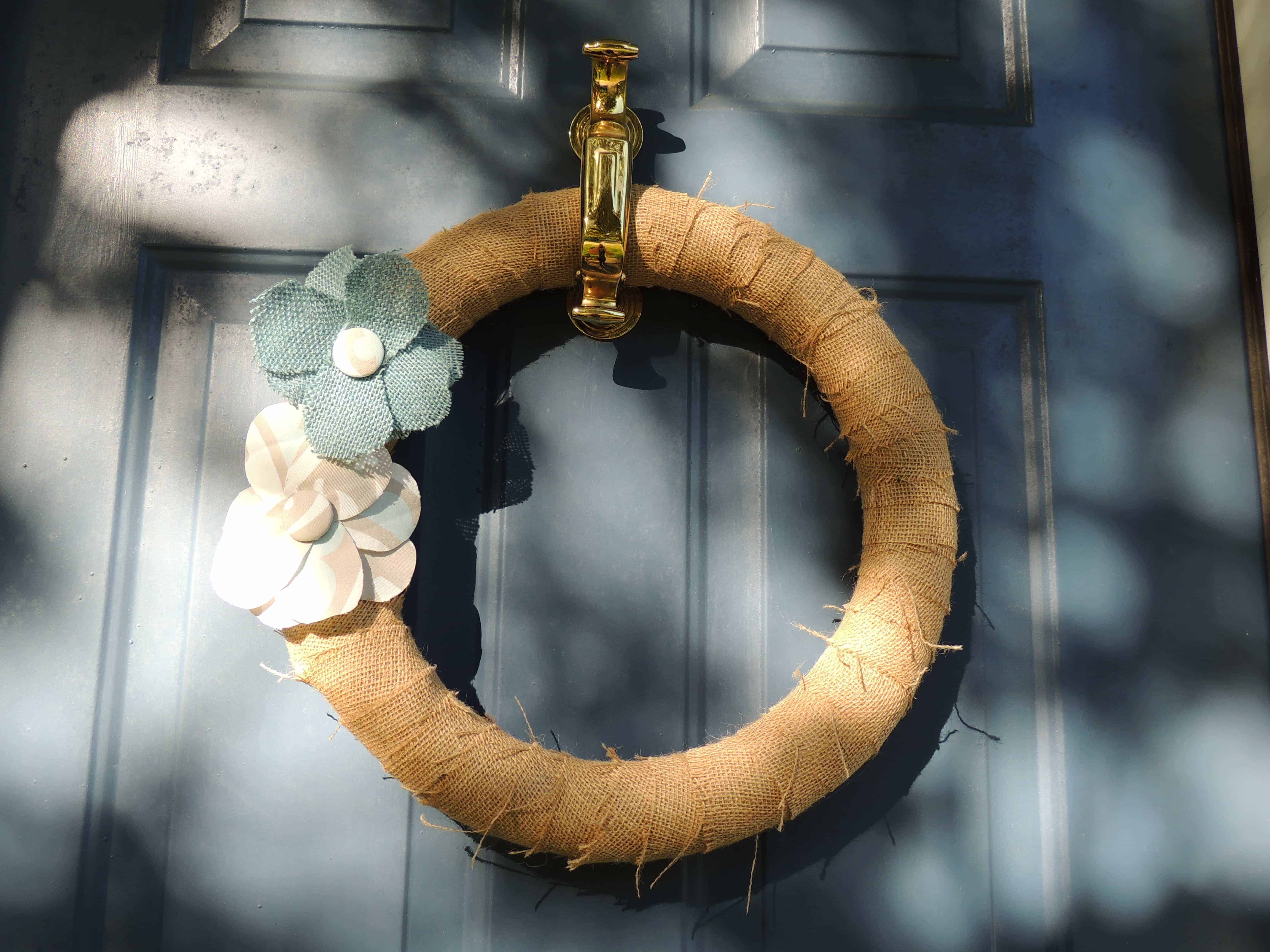 This super simple DIY burlap wreathe is perfect for your front door