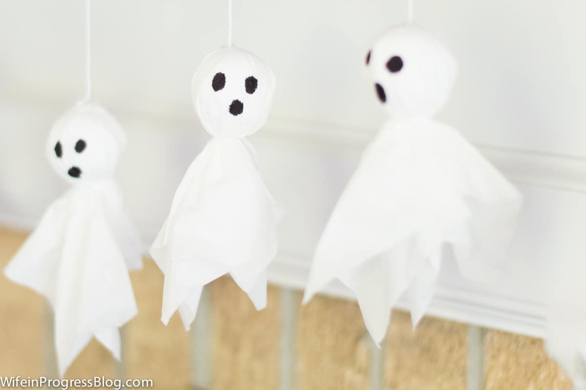 Halloween Crafts: DIY Ghost Garland - Jenna Kate at Home