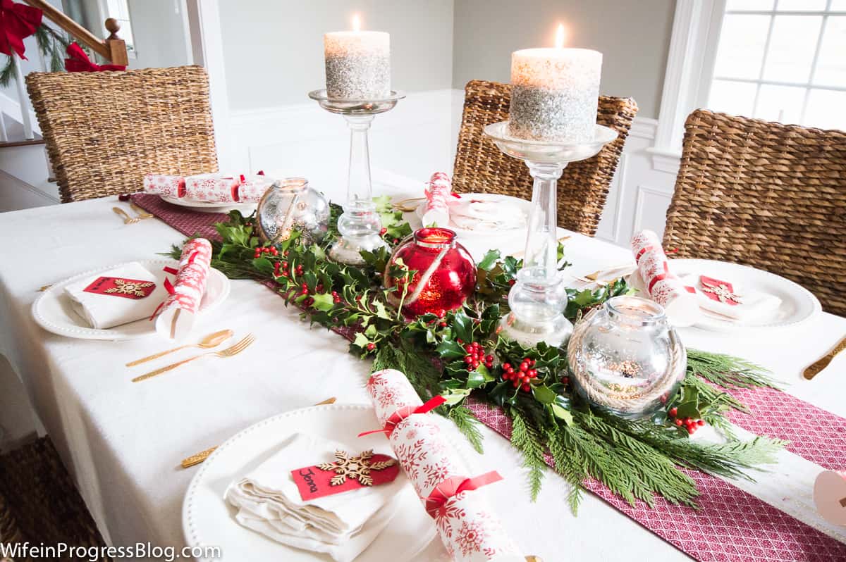 A simple traditional Christmas table setting. 