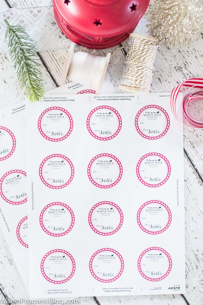 My kids would love to see these labels from Santa on their gifts this year!