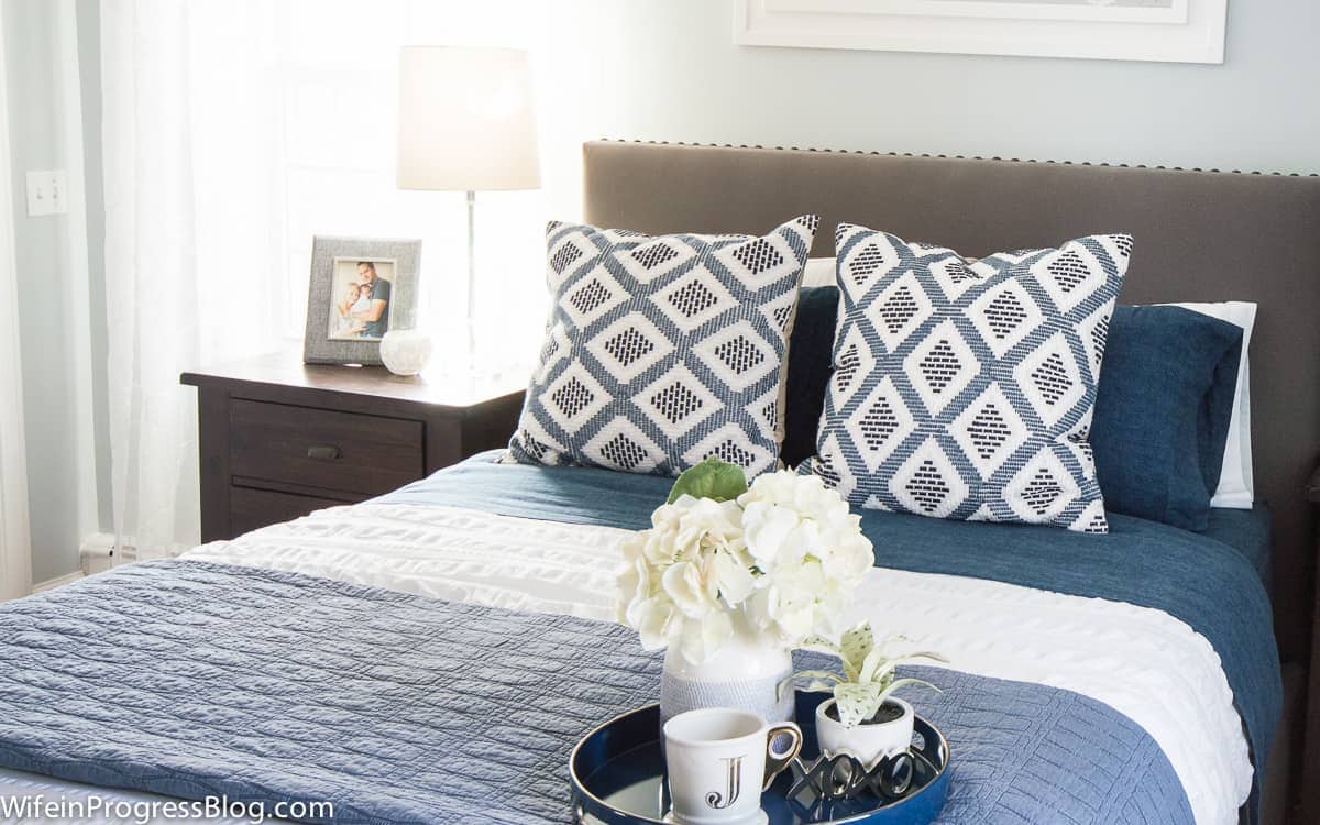 Cozy flannel blankets give this winter bedroom decor a warm touch in the winter