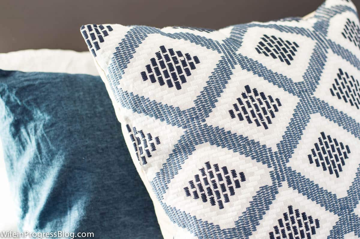 I love the diamond pattern on these throw pillows--they're perfect to match with cozy flannel