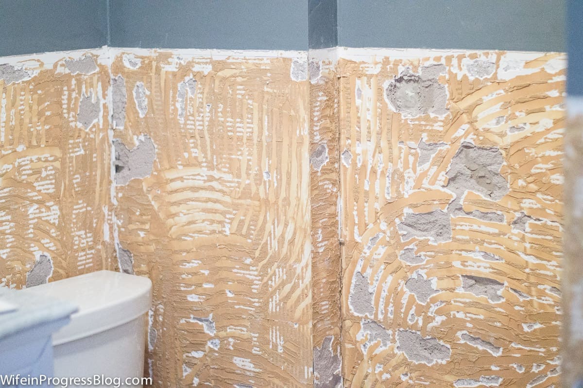 How to Cover Damaged Bathroom Walls on a Budget