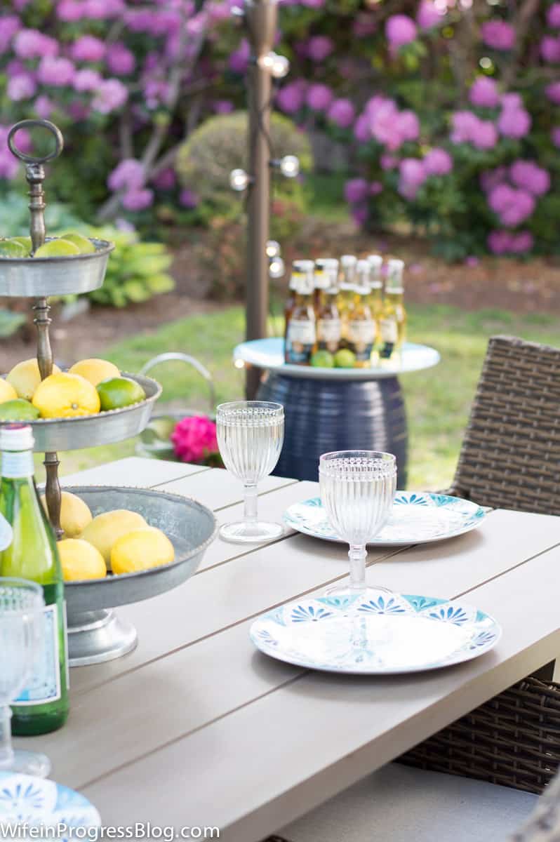 summer gathering table decor