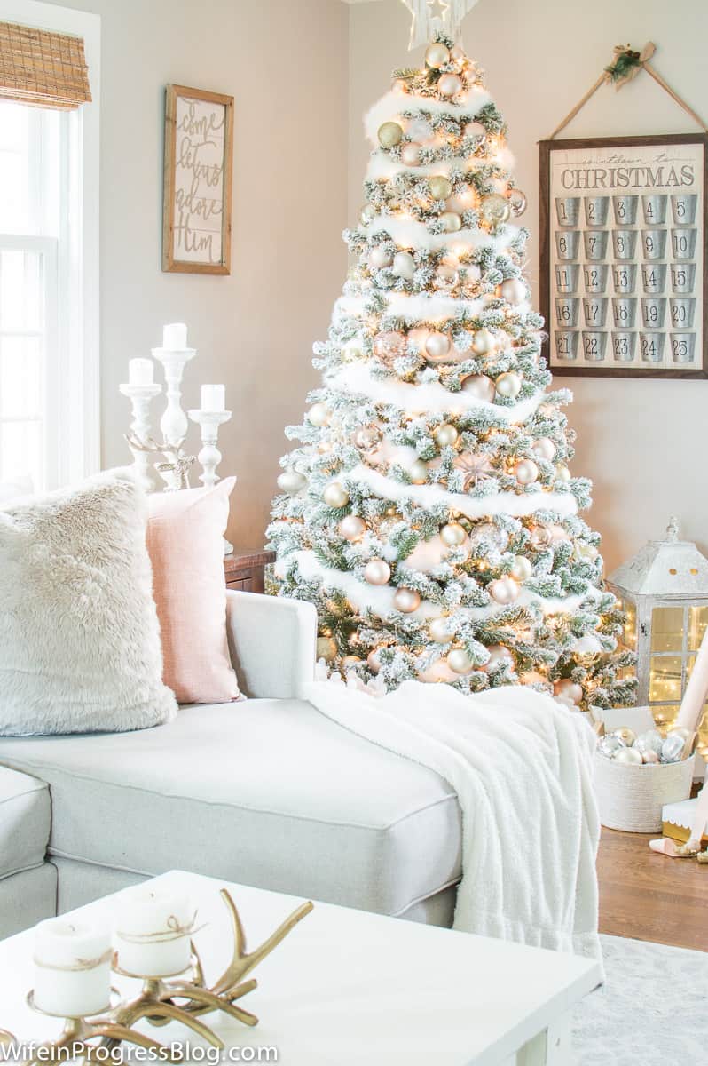 Christmas Decorating Ideas: Blush Pink and Gold Christmas Tree