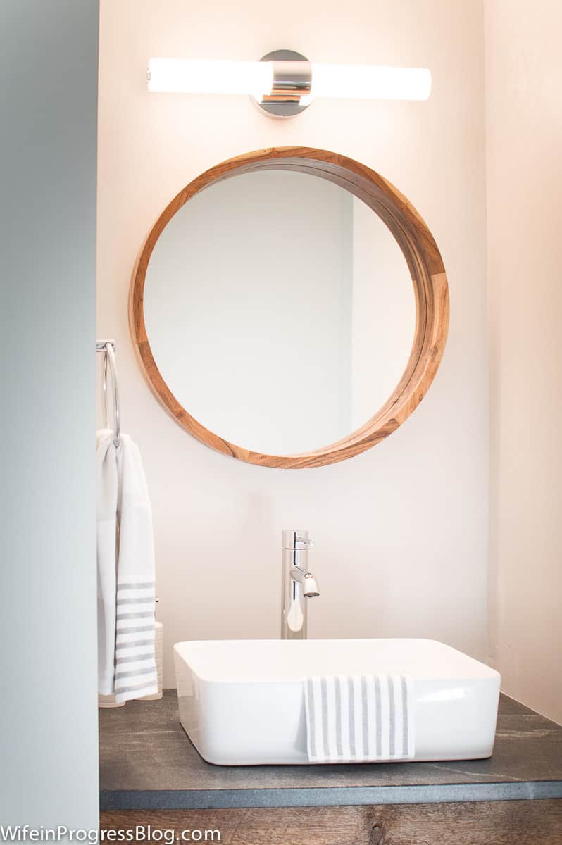 Simple vanity light for farmhouse style bathroom makeover