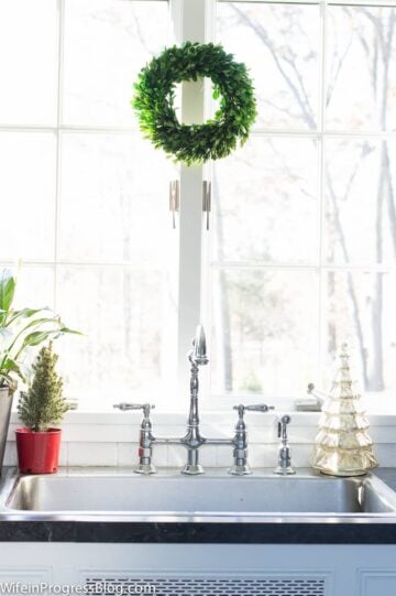Simple Christmas Decor in the Kitchen - Jenna Kate at Home