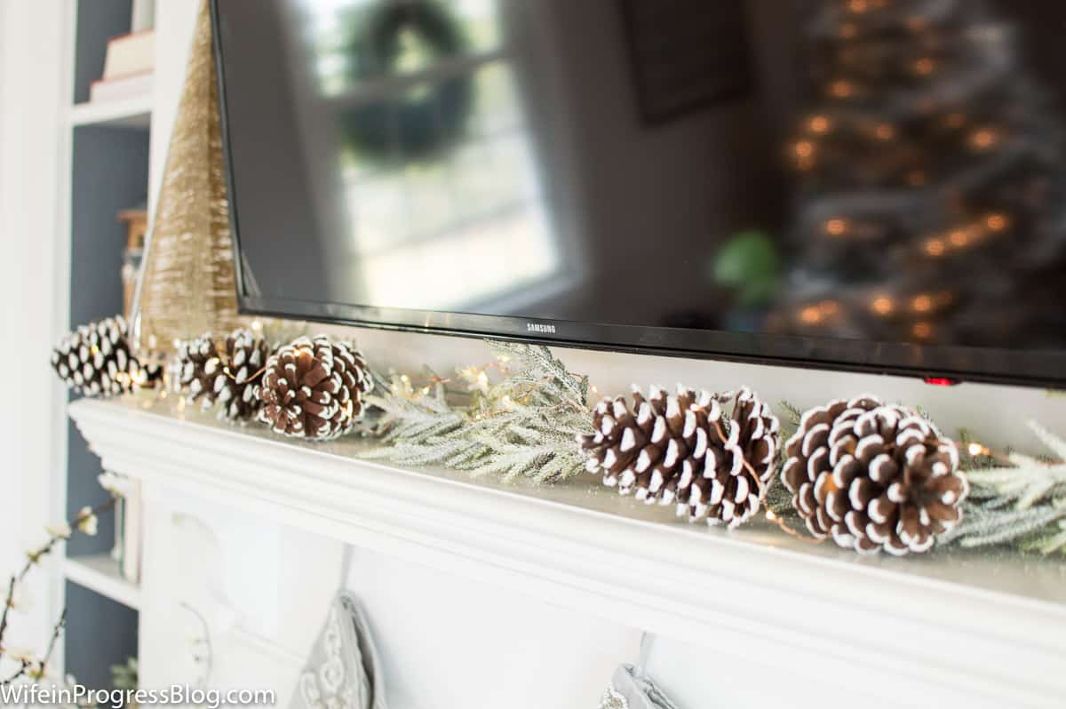 Mantel decorating ideas for Christmas