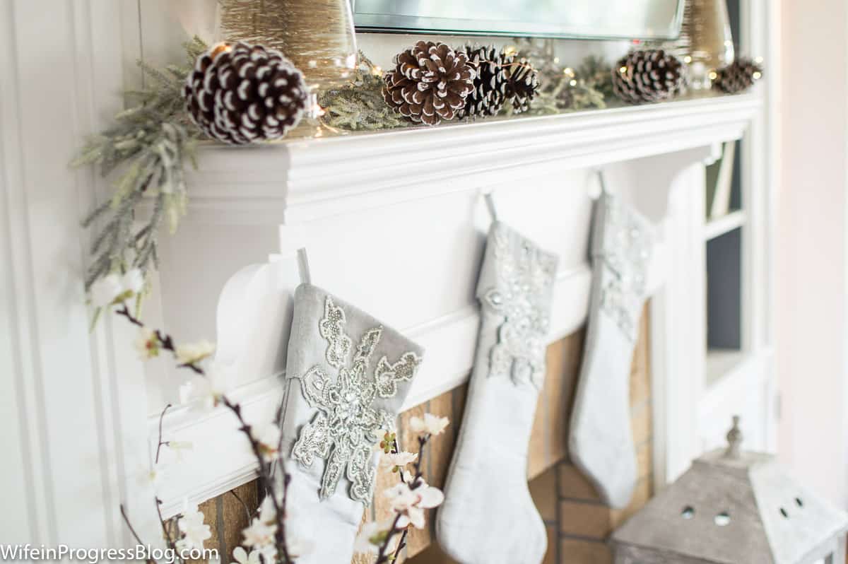 A simple mantel - Christmas decorating ideas for the home