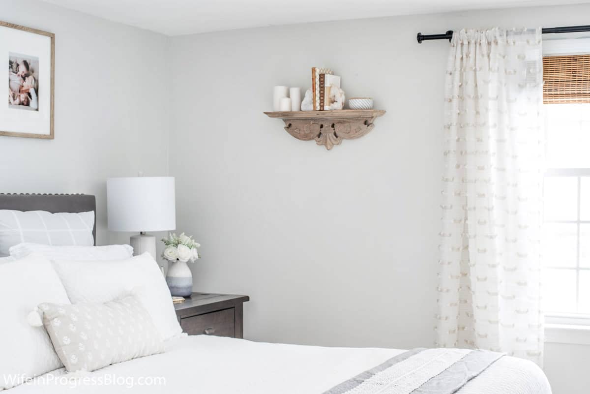 Great cozy decor ideas for a small master bedroom like this one that recently got a makeover