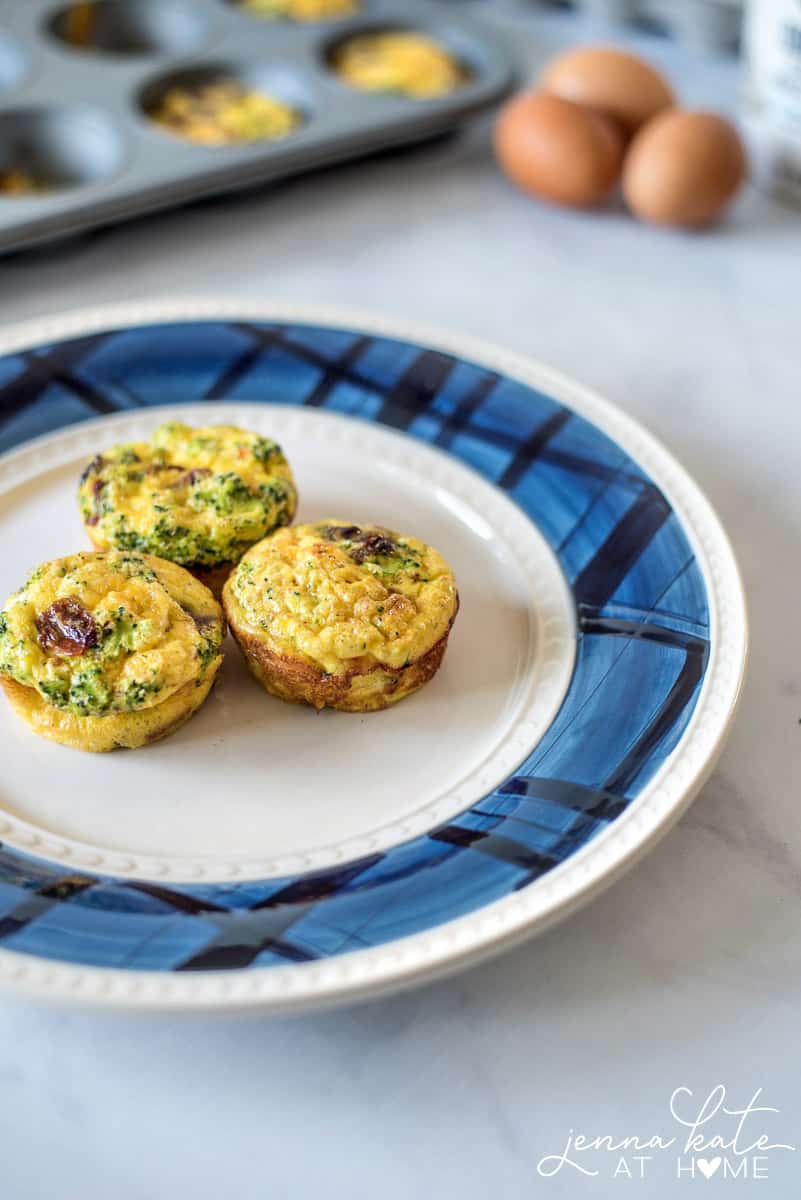 These sundried tomato, bacon and broccoli egg muffins are a lighter version of a quiche or frittata and are perfect for picky toddlers. 