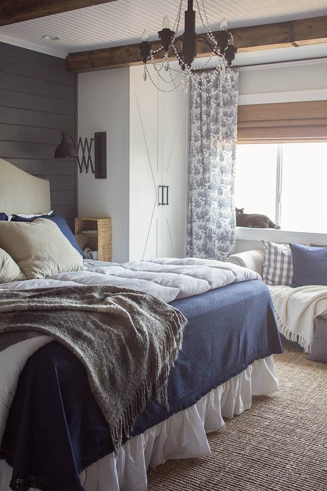 12 Ways You Can Organize Your Small Bedroom on a Small Budget