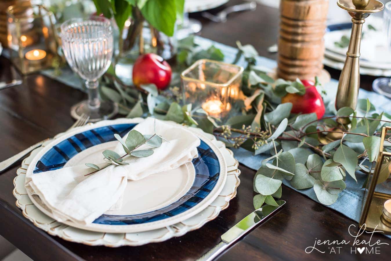 Fall dining table place setting