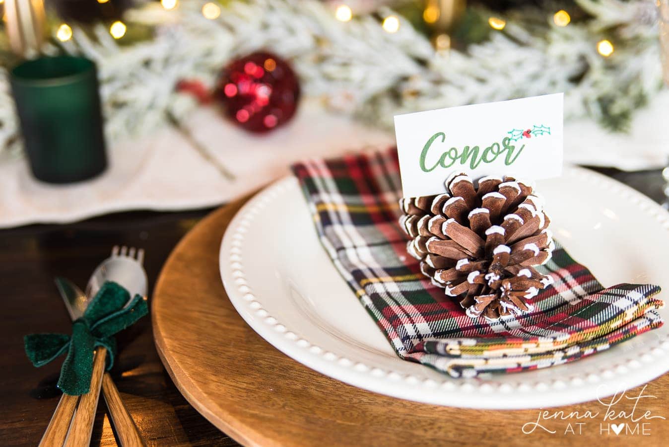 Simple Christmas table setting ideas