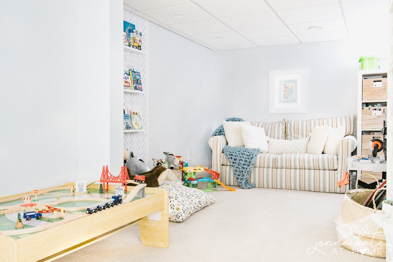 How to set up a playroom for toddlers that's organized and free of clutter