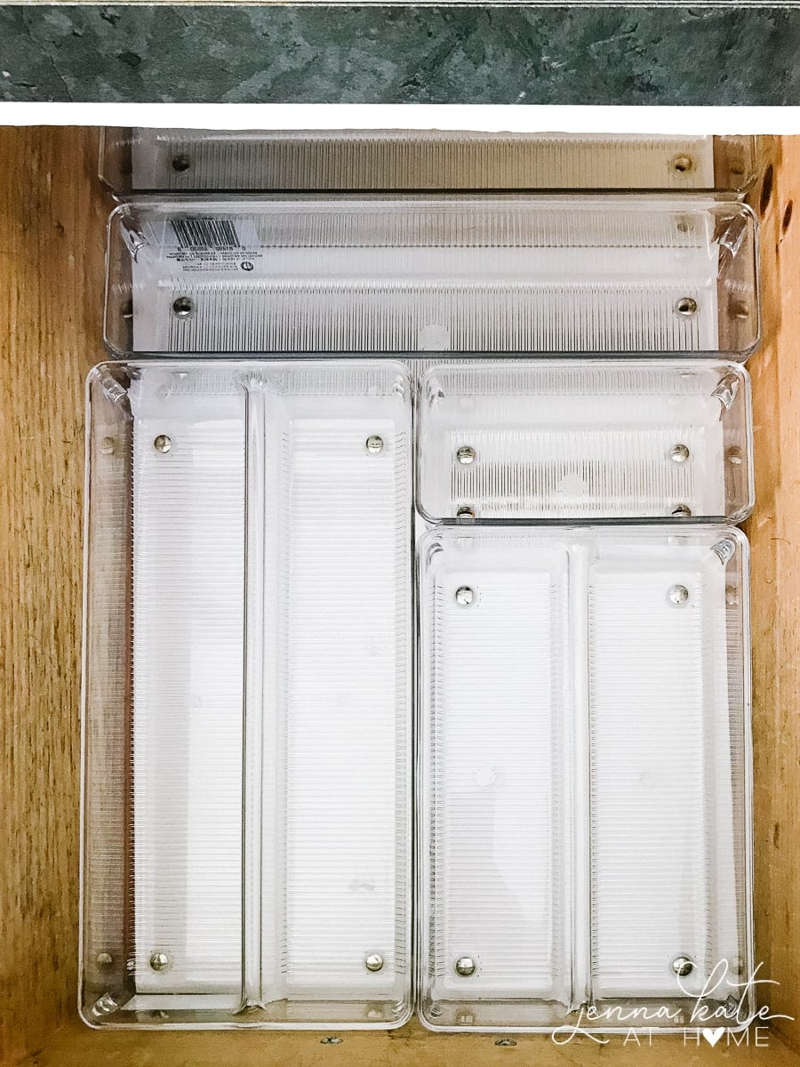 Customizable drawer organizers to make the most of your kitchen drawers
