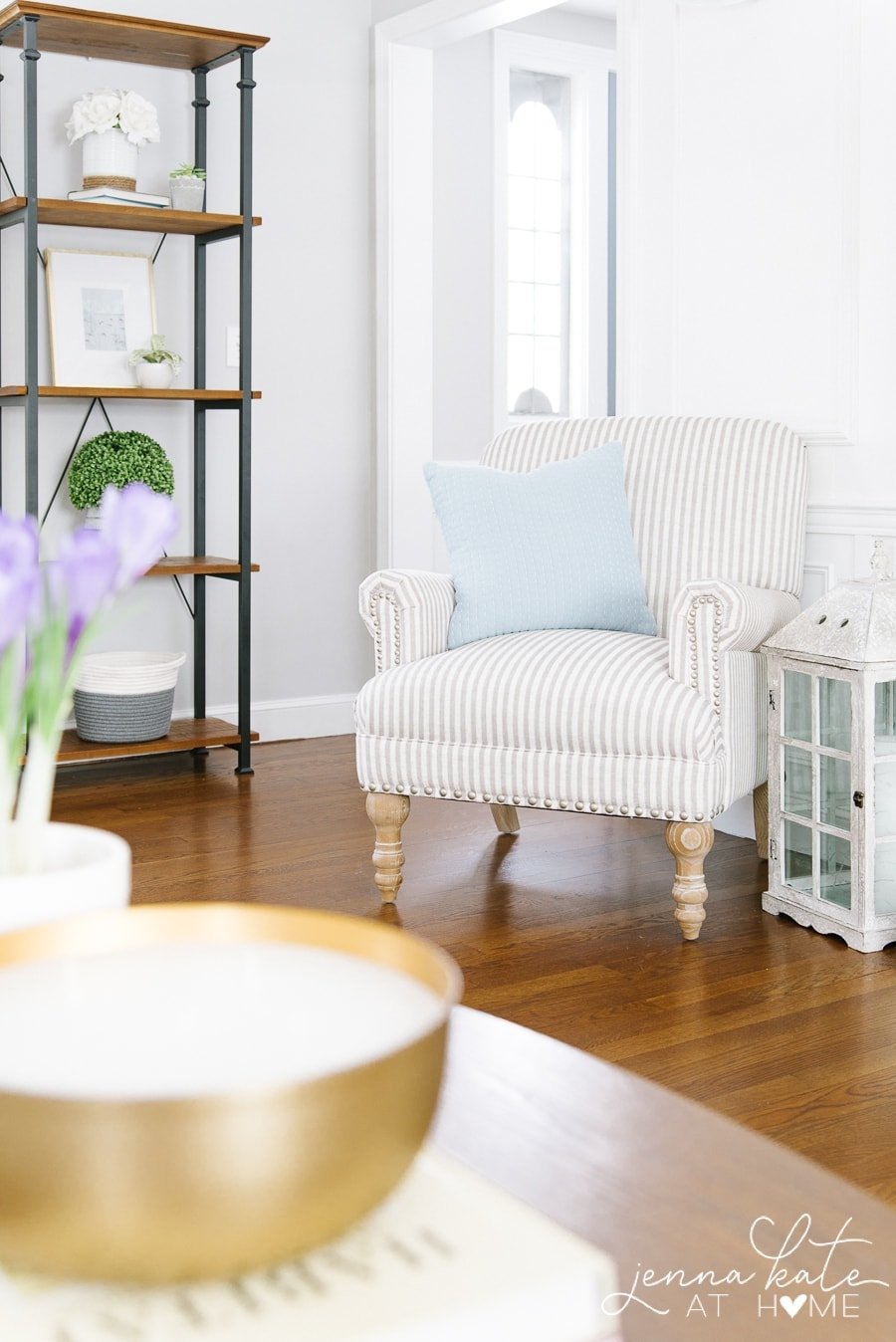 Spring decorating ideas for the living room
