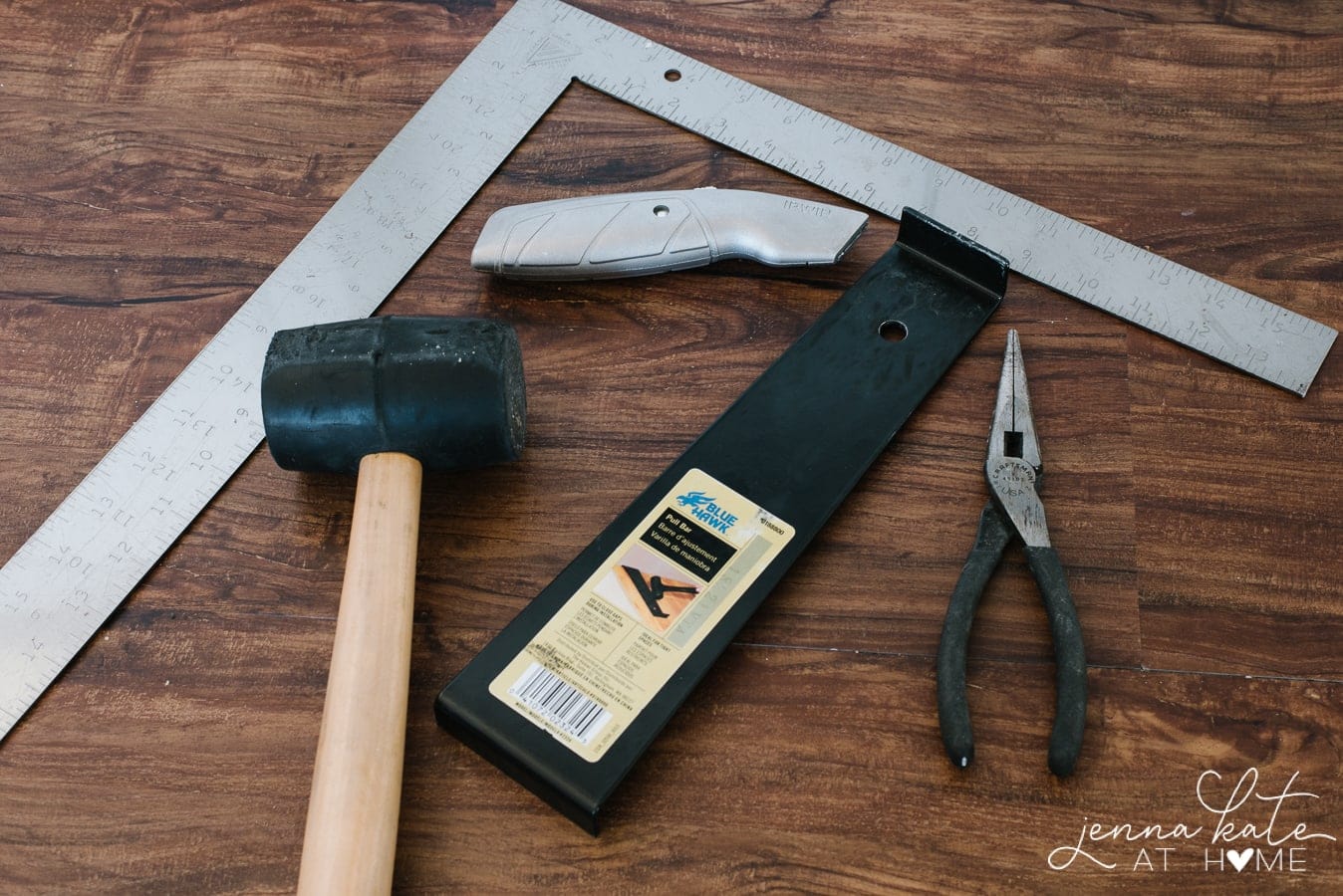 How to cut vinyl plank flooring