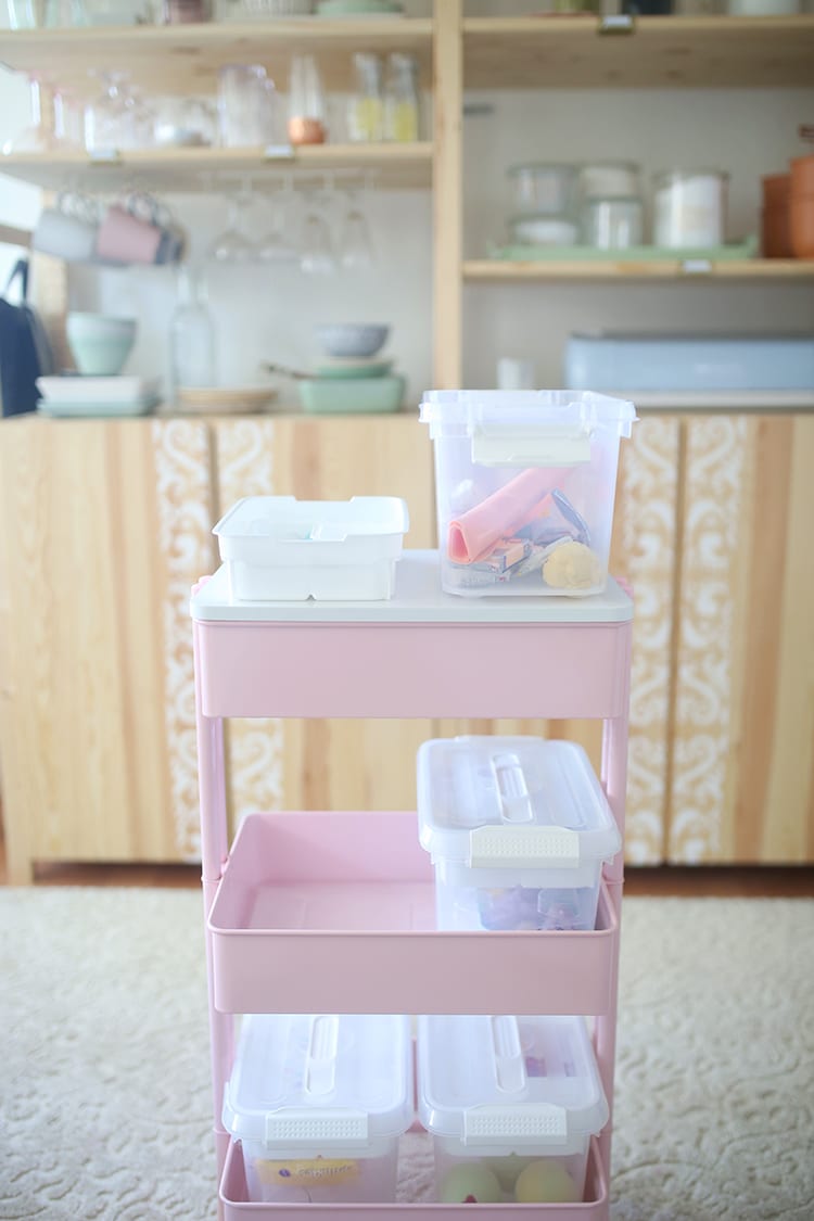 How to organize a small craft room: Organize unfinished projects on a rolling cart 