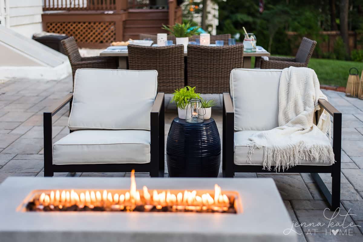 Gather around our modern firepit and cuddle up in this comfortable, affordable outdoor patio furniture