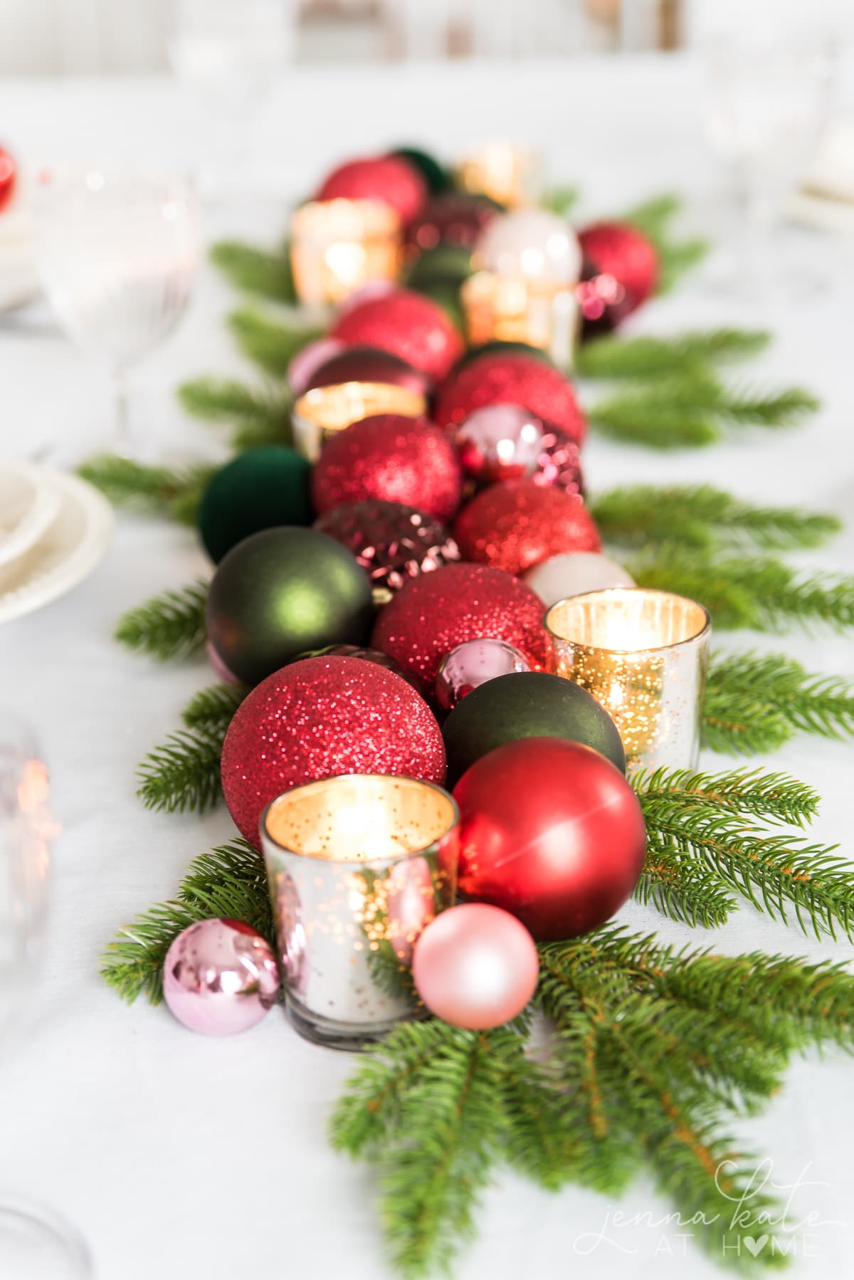 Easy Christmas Centerpiece Ideas