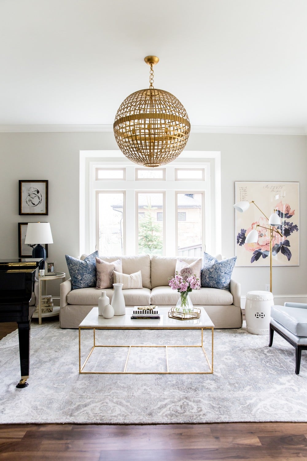 Benjamin Moore Classic Gray living room:Tthe 10 best greige paint colors