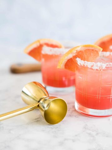 grapefruit salty dog cocktail