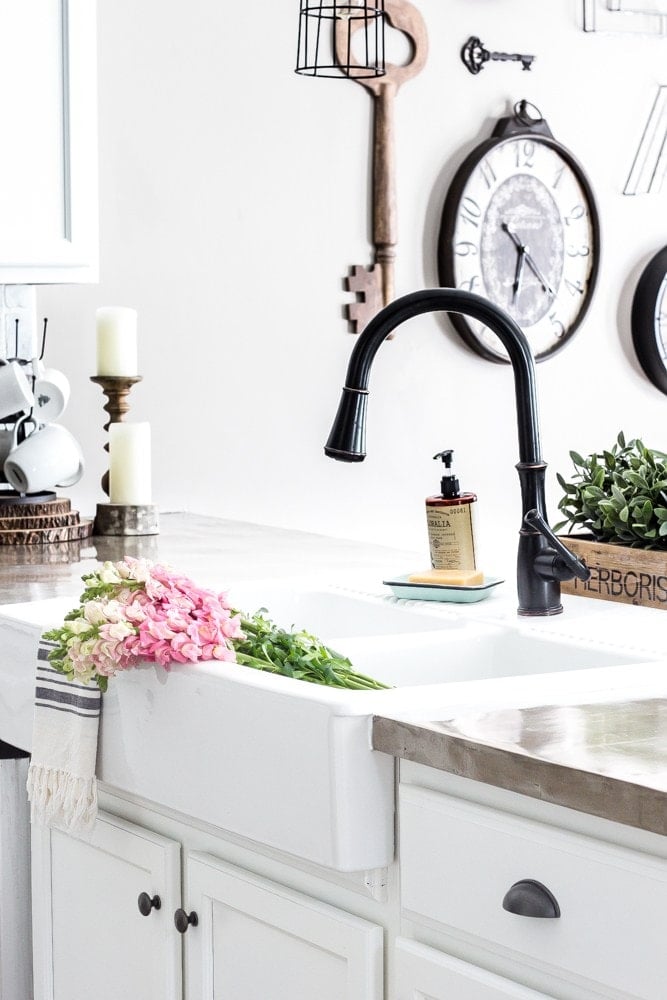 farmhouse sink with oil rubbed bronza faucet