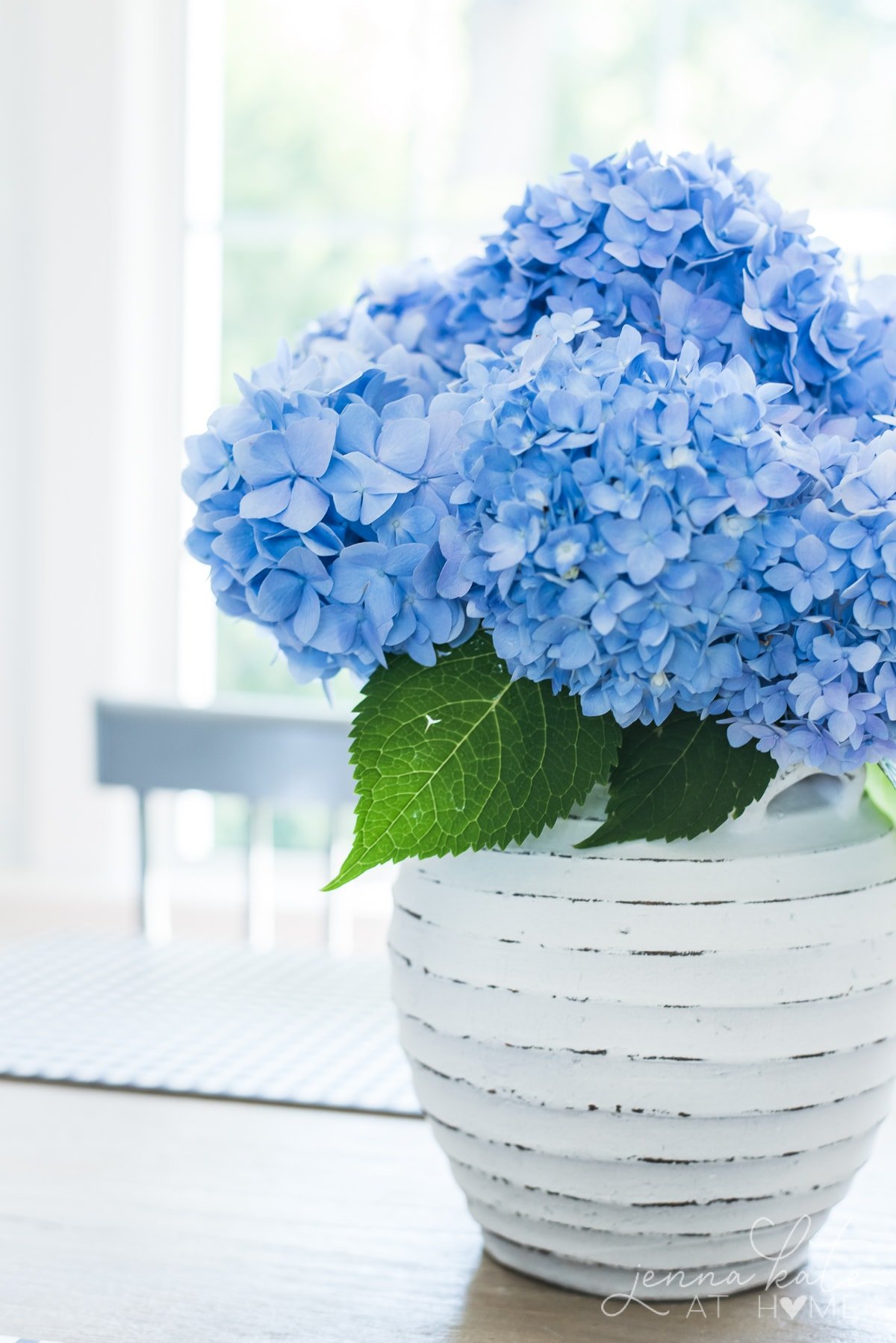 Vase filled with hydrangeas that last for up to 3 weeks