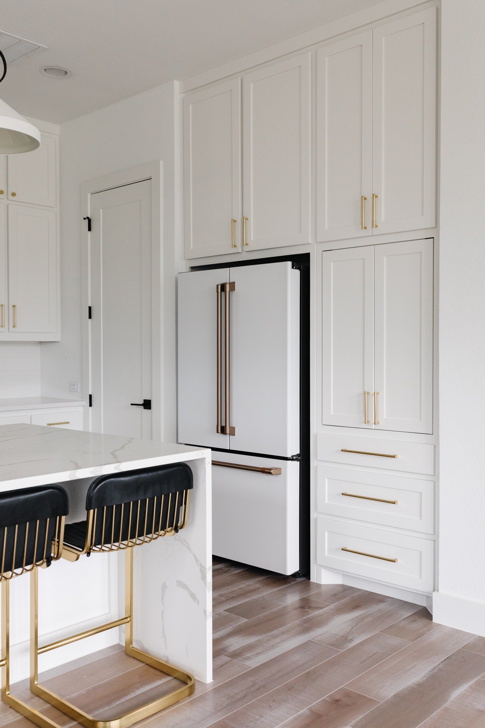 From Knobs to Pulls: 2023 Cabinet Hardware Trends