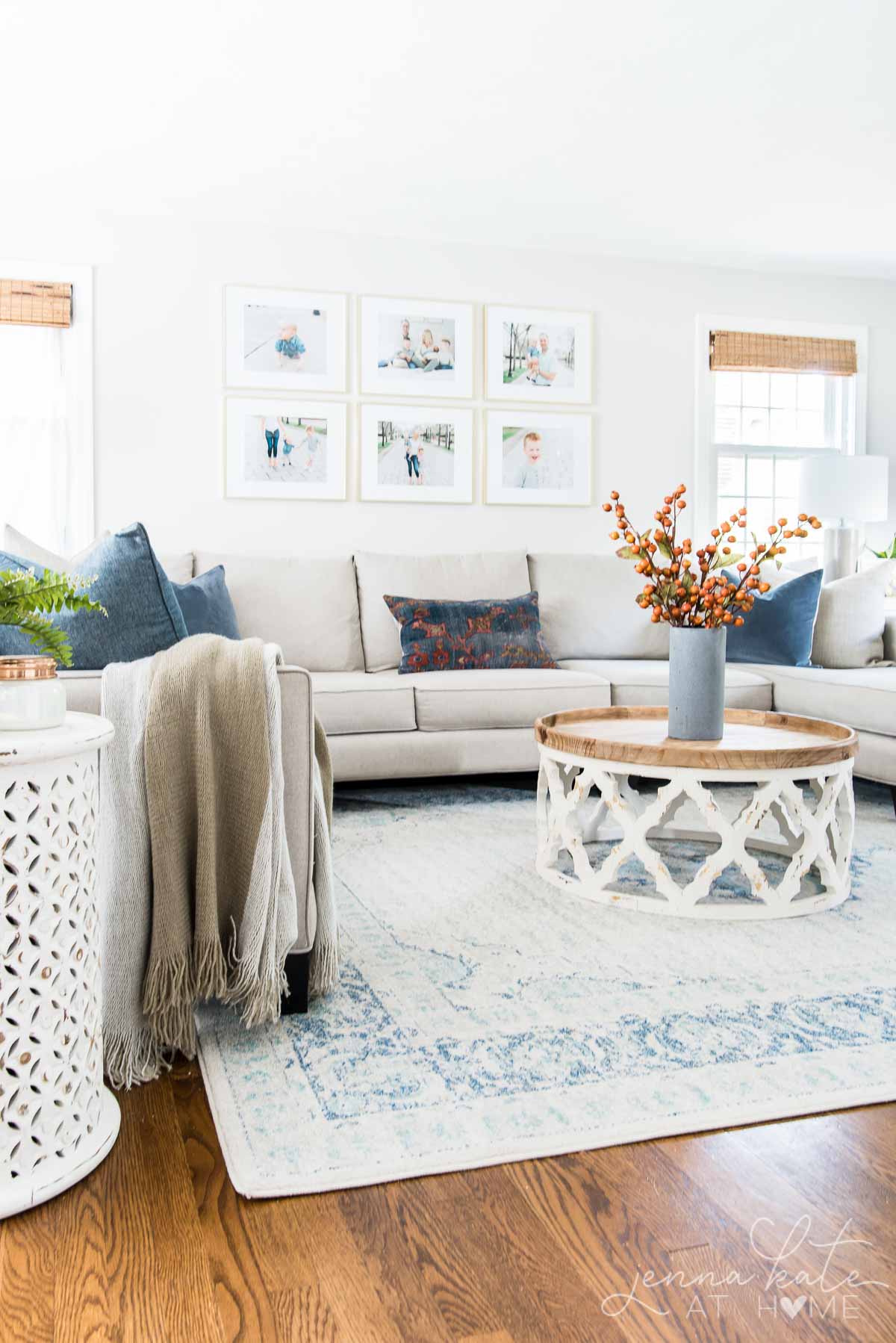 Uncluttered fall living room decor