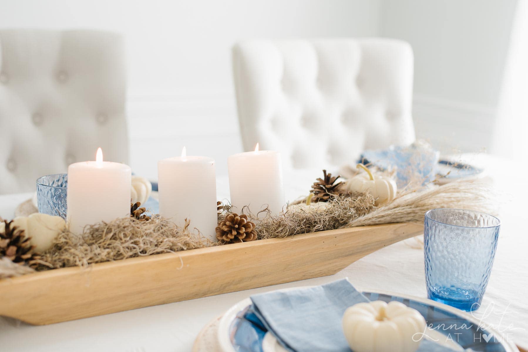 Spanish moss, pinecones and pampas grass in the fall centerpiece idea