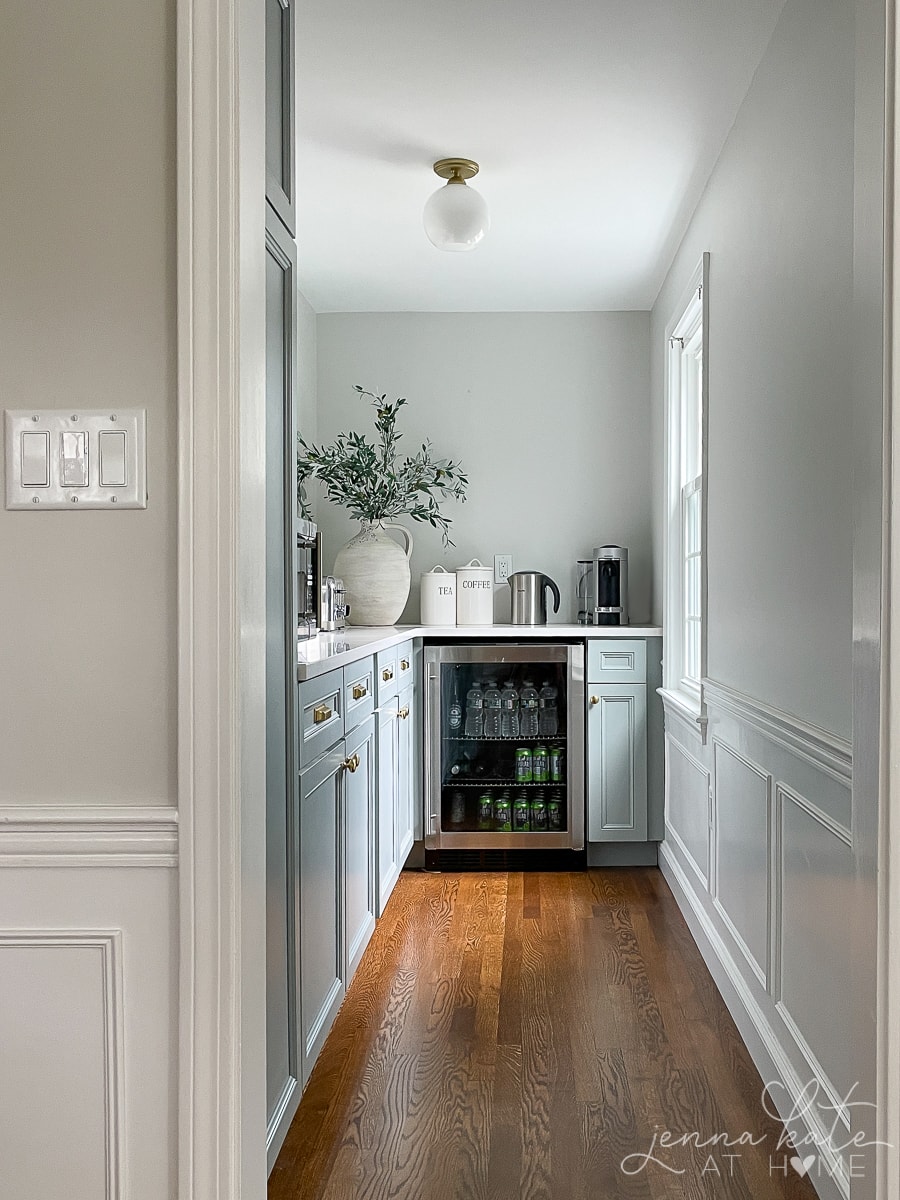 How we organized our kitchen drawers and cabinets - Jenna Sue Design