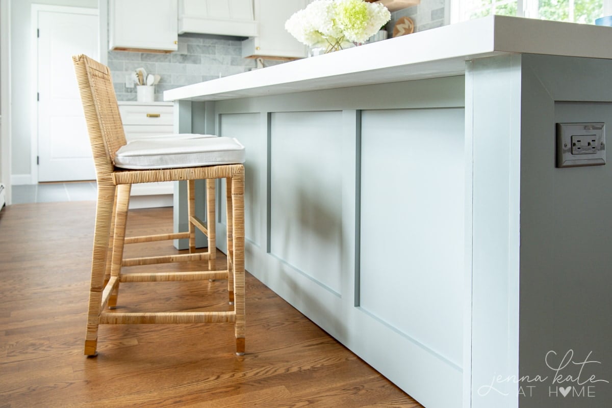 detail on the inside of kitchen island