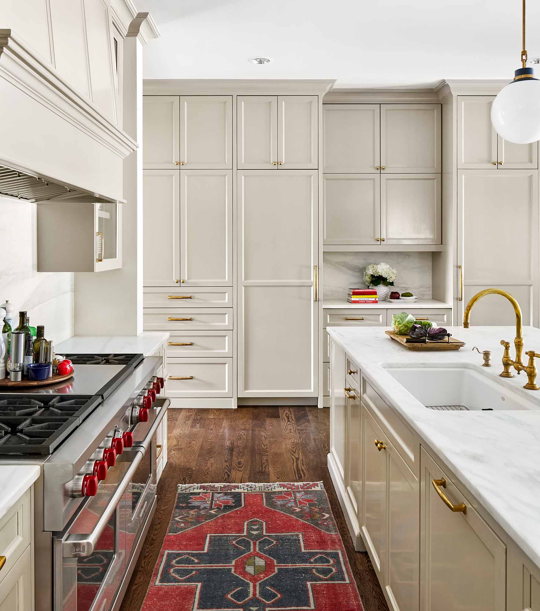 kitchen cabinets painted Sherwin Williams Agreeable Gray