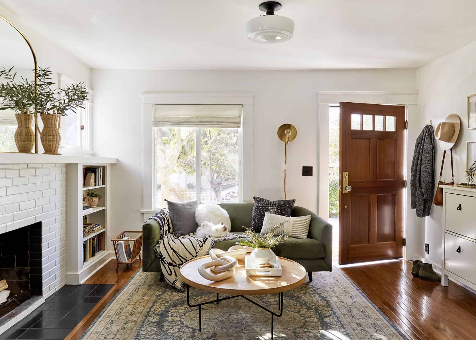 greek villa living room