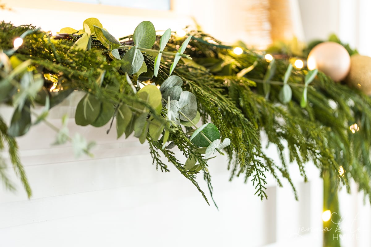 close up of the texture of the garland