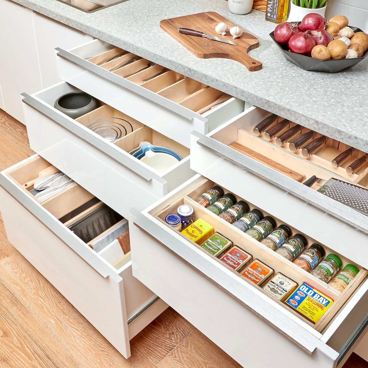 20 Clever Ways to Organize Crowded Kitchen Drawers