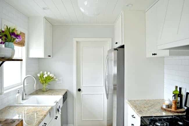 26 White Kitchen Cabinet Ideas​ - White Cabinet Paint Colors and