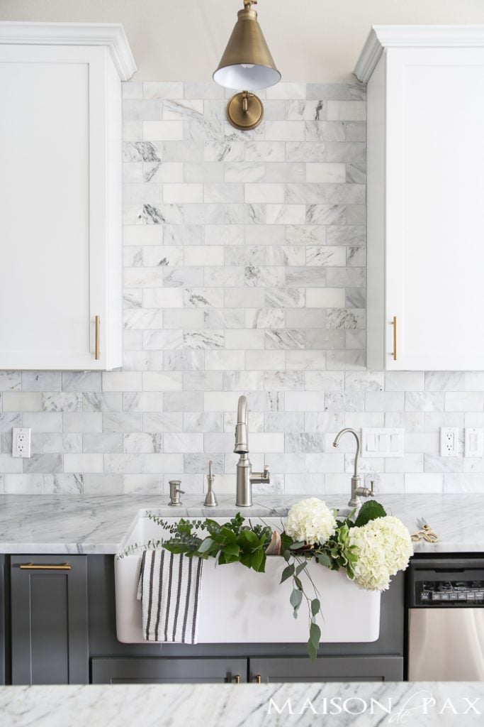 beautiful backsplash ideas for kitchens with white cabinets