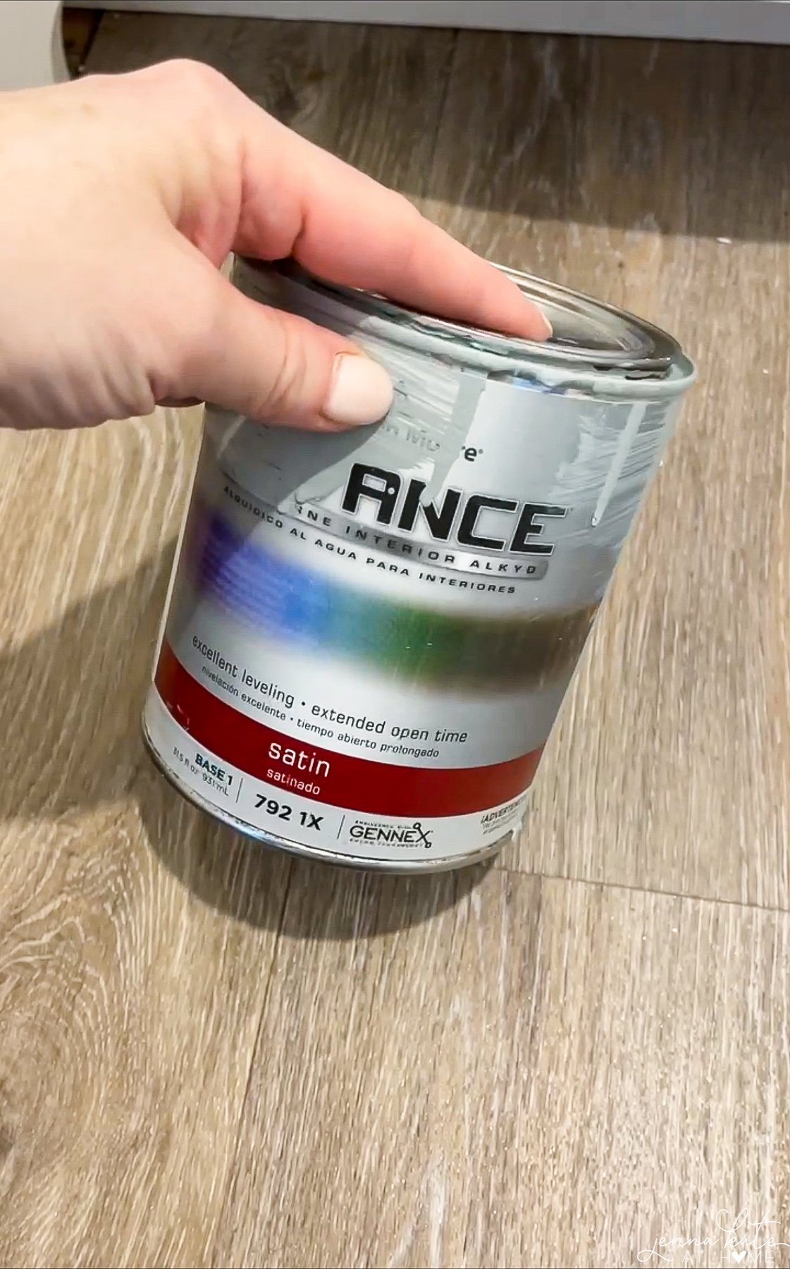 quart of benjamin moore advance paint 