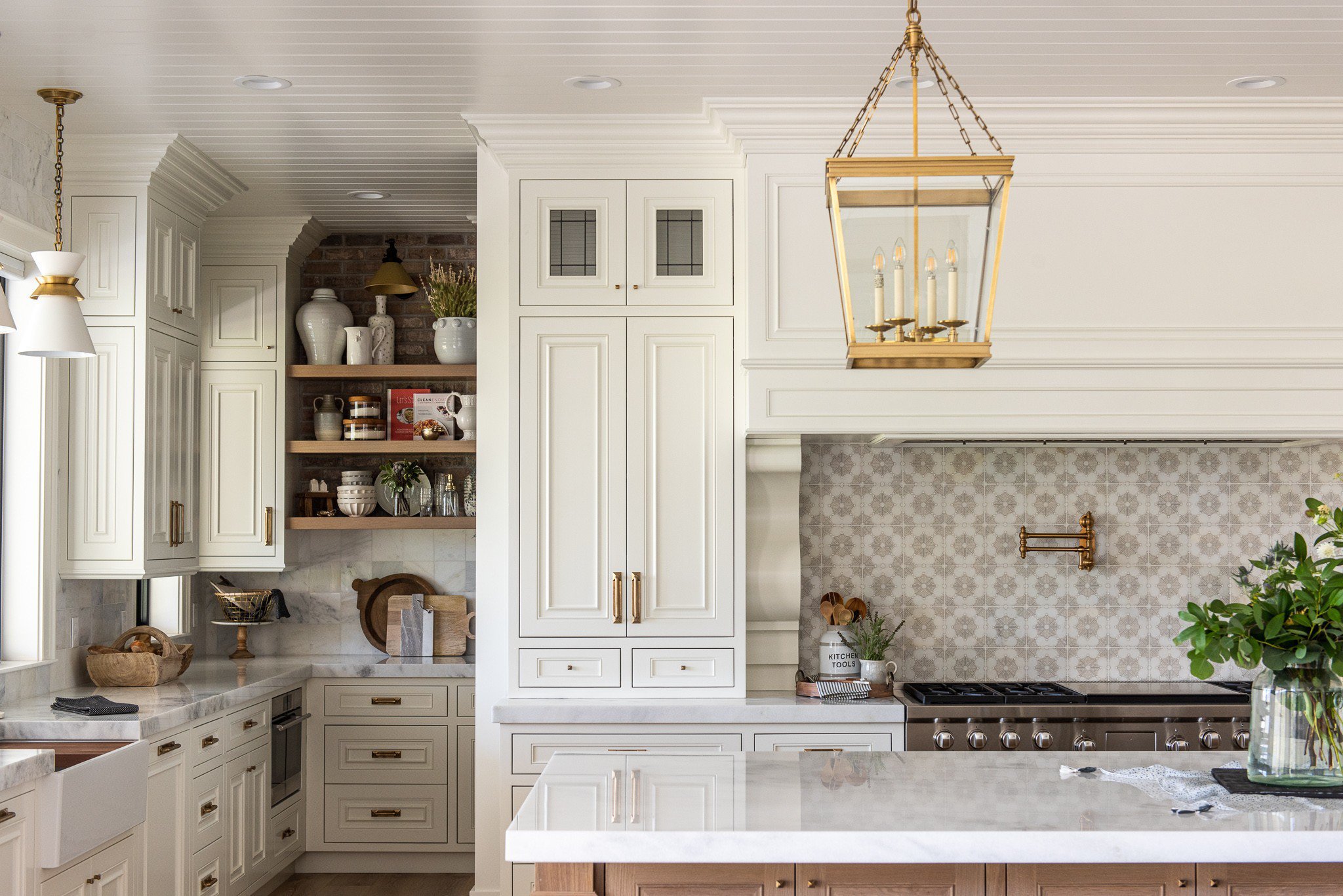 white dove kitchen cabinets