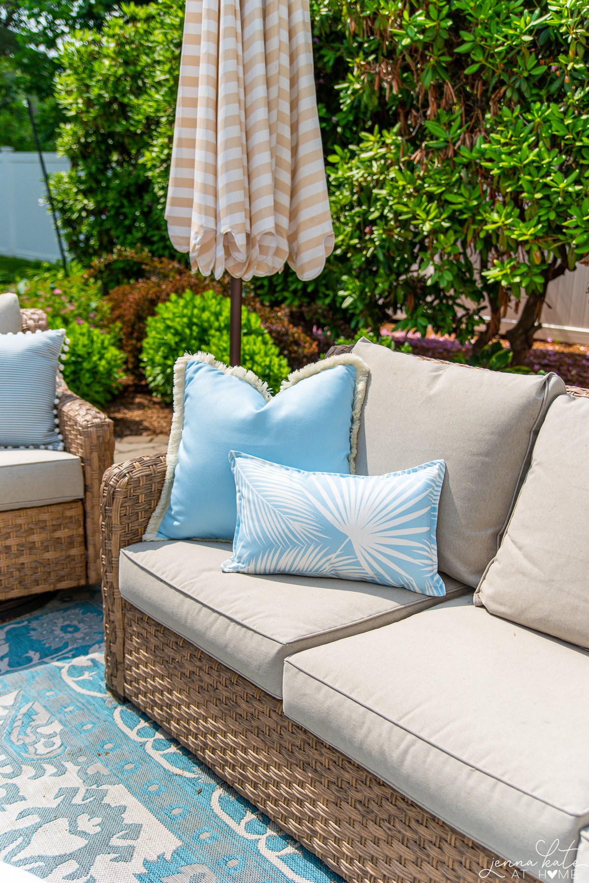 Outdoor patio outlet pillows