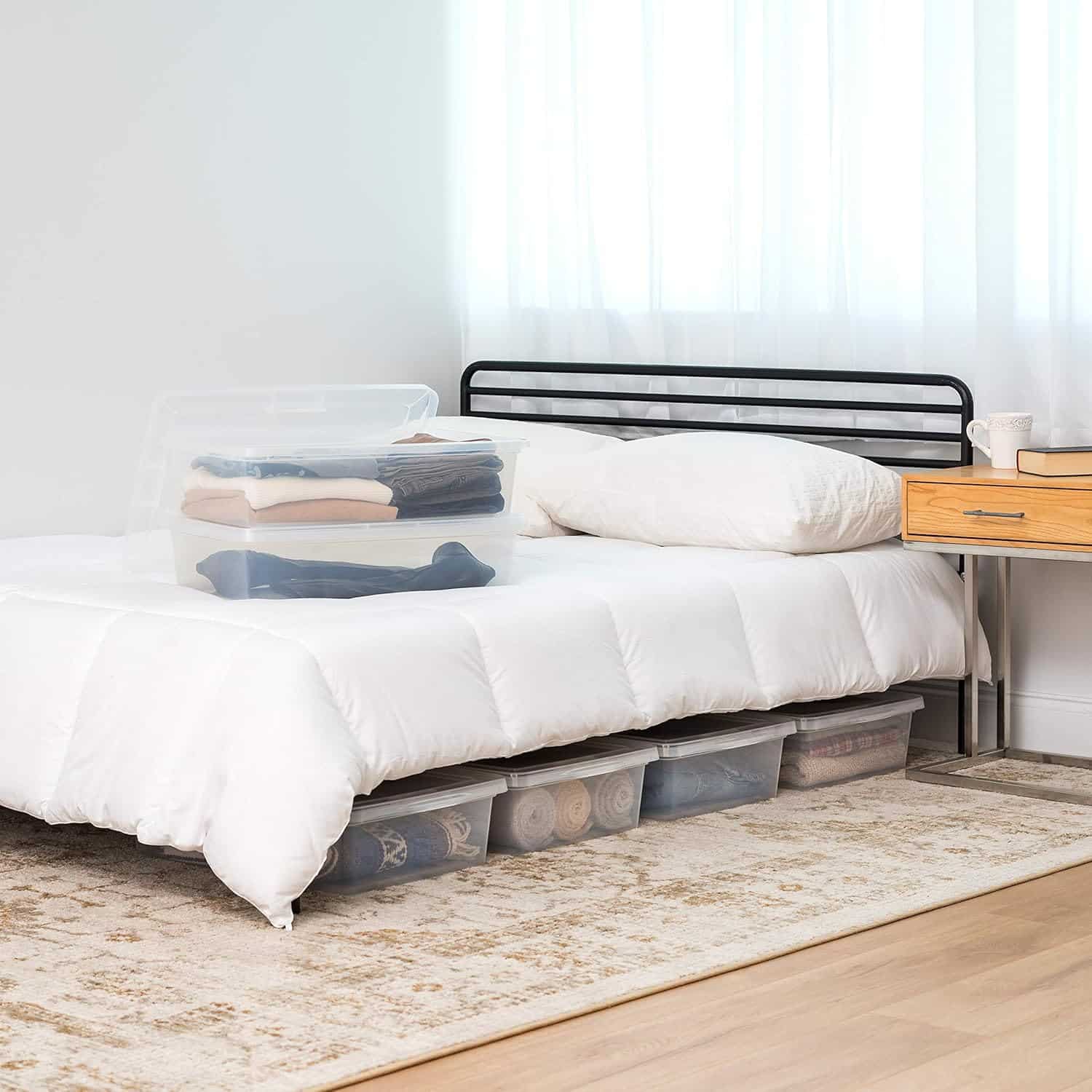 If you're trying to figure out how to organize a small bedroom on a budget, these 12 ingenious ways tips and tricks will get you there in no time!